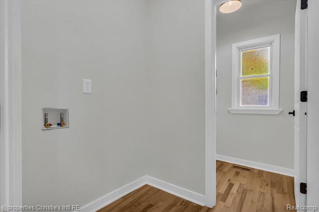 Builiding view twenty for 838 Algonquin St, Detroit, MI. 48215