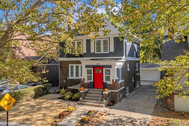 Builiding view two for 838 Algonquin St, Detroit, MI. 48215