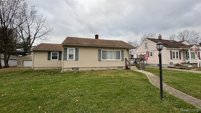 front view for 239 Armstrong Street, Fenton, Mi. 48430