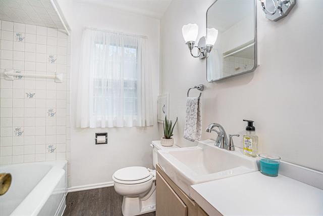 Builiding view eighteen for 1444 Mark, Grand Rapids, MI. 49525