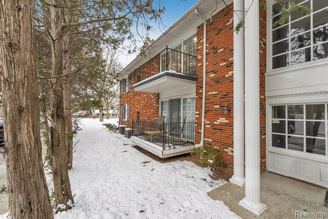 Builiding view four for 408 Fox Hills #A5, Bloomfield Hills, MI. 48304