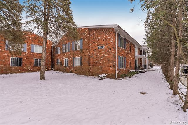 Builiding view six for 408 Fox Hills #A5, Bloomfield Hills, MI. 48304