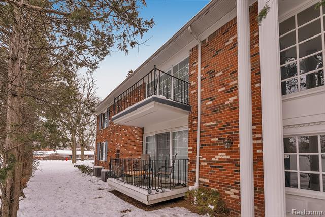 Builiding view thirty one for 408 Fox Hills #A5, Bloomfield Hills, MI. 48304