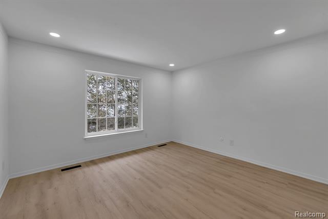 Builiding view twenty three for 408 Fox Hills #A5, Bloomfield Hills, MI. 48304