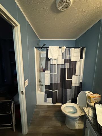 Builiding view twenty seven for 5220 Village, Wyoming, MI. 49509