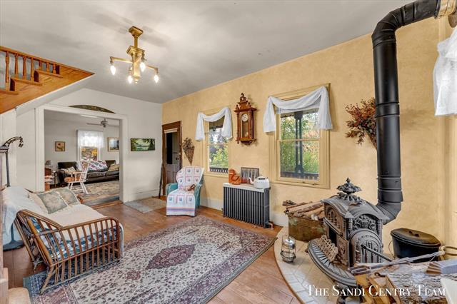 Builiding view ten for 201 4Th, Grand Haven, MI. 49417