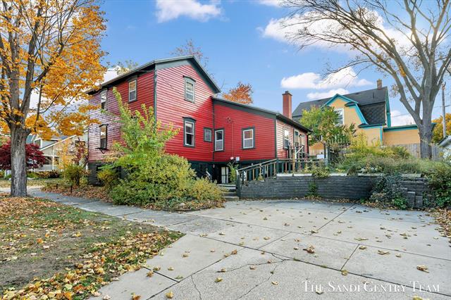 Builiding view thirty five for 201 4Th, Grand Haven, MI. 49417