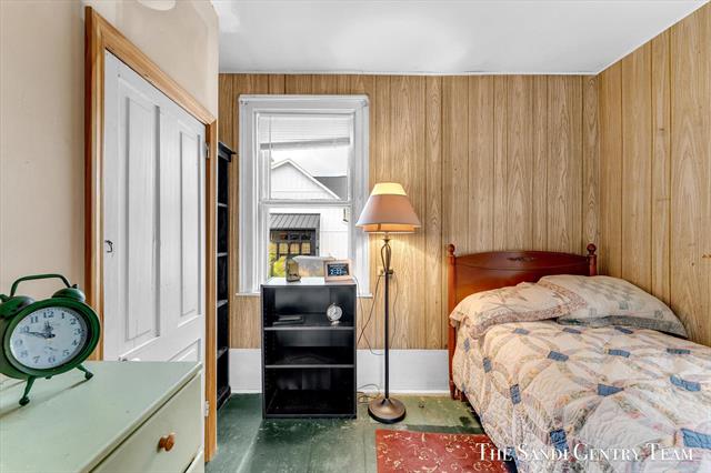 Builiding view twenty for 201 4Th, Grand Haven, MI. 49417