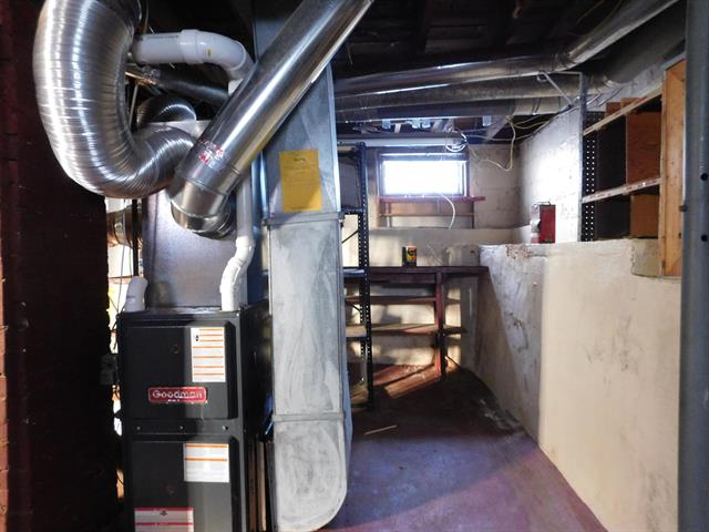 Builiding view twenty five for 38 East, Battle Creek, MI. 49017