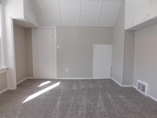 Builiding view twenty three for 38 East, Battle Creek, MI. 49017