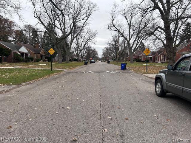 Builiding view four for 19667 Sunset, Detroit, MI. 48234