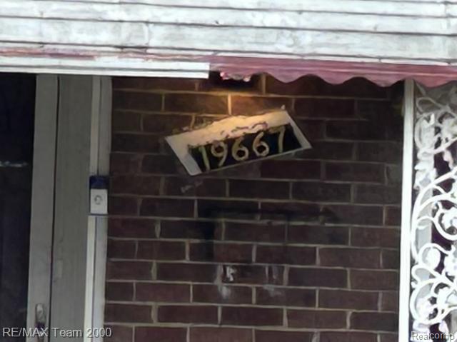 Builiding view three for 19667 Sunset, Detroit, MI. 48234