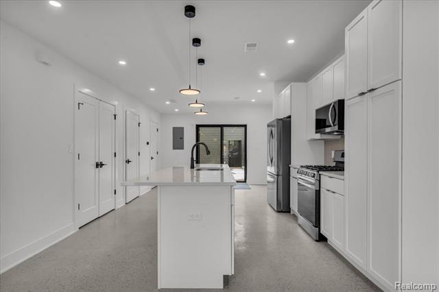 Builiding view eight for 7546 Churchill, Detroit, MI. 48206