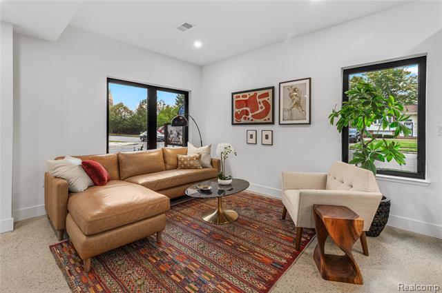 Builiding view four for 7546 Churchill, Detroit, MI. 48206