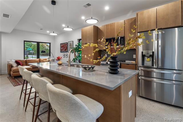 Builiding view nine for 7546 Churchill, Detroit, MI. 48206