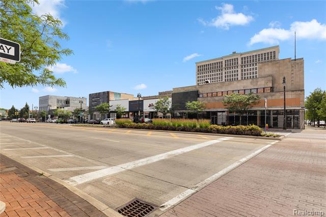 Builiding view thirty for 7546 Churchill, Detroit, MI. 48206