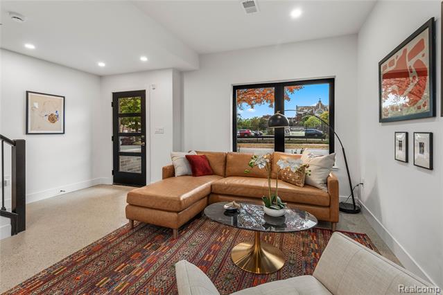 Builiding view three for 7546 Churchill, Detroit, MI. 48206