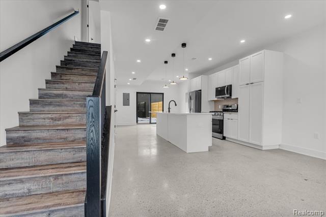 Builiding view twelve for 7546 Churchill, Detroit, MI. 48206