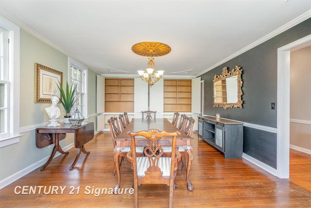 Builiding view seventeen for 105 Parkwood, Bay City, MI. 48706