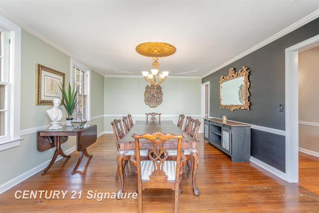 Builiding view sixteen for 105 Parkwood, Bay City, MI. 48706