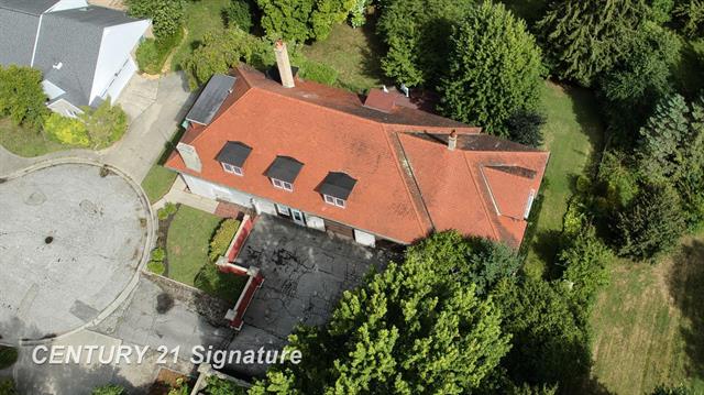 Builiding view sixty one for 105 Parkwood, Bay City, MI. 48706