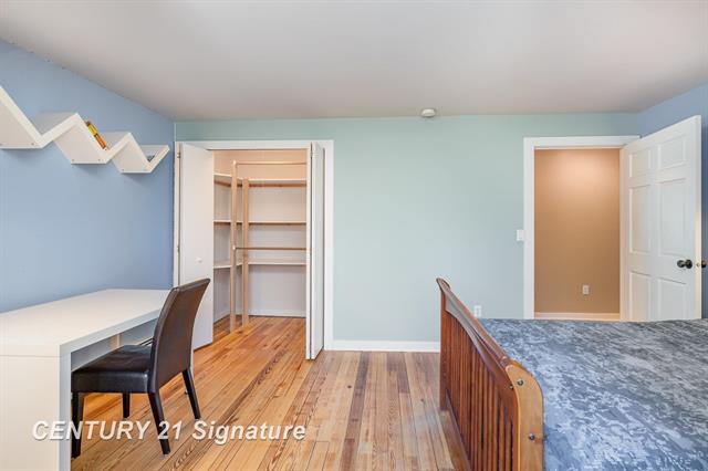 Builiding view thirty eight for 105 Parkwood, Bay City, MI. 48706