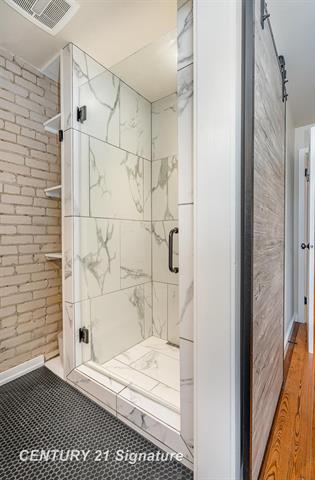 Builiding view thirty six for 105 Parkwood, Bay City, MI. 48706