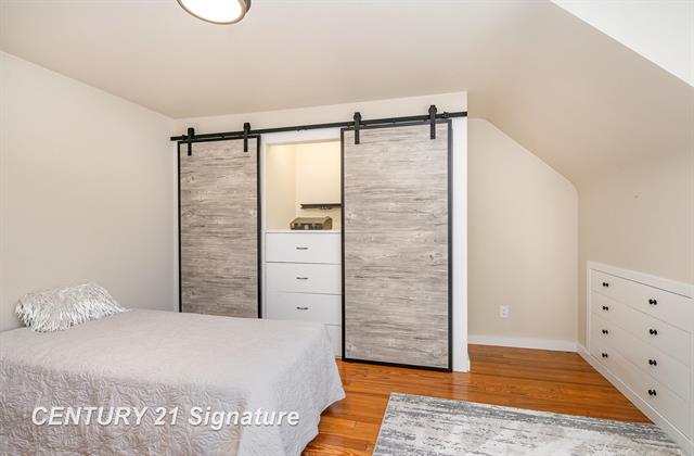 Builiding view thirty two for 105 Parkwood, Bay City, MI. 48706