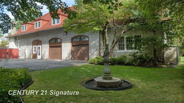 Builiding view three for 105 Parkwood, Bay City, MI. 48706