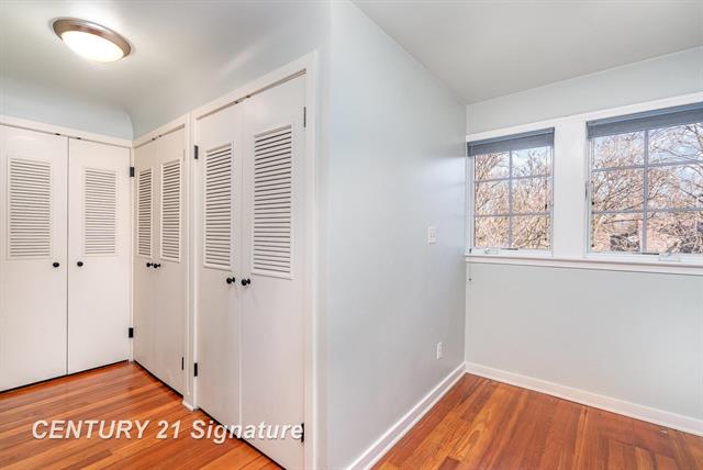 Builiding view twenty five for 105 Parkwood, Bay City, MI. 48706