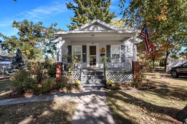 front view for 1037 E State Street, Traverse City, Mi. 49686