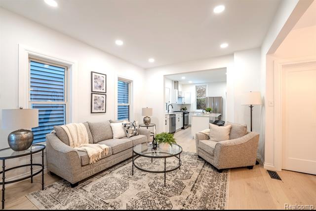 Builiding view three for 1759 Fischer, Detroit, MI. 48214