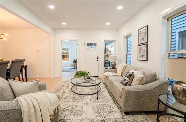 Builiding view twenty five for 1759 Fischer, Detroit, MI. 48214