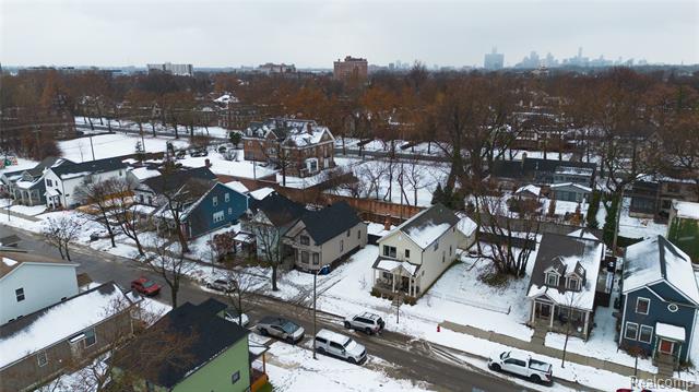 Builiding view twenty nine for 1759 Fischer, Detroit, MI. 48214