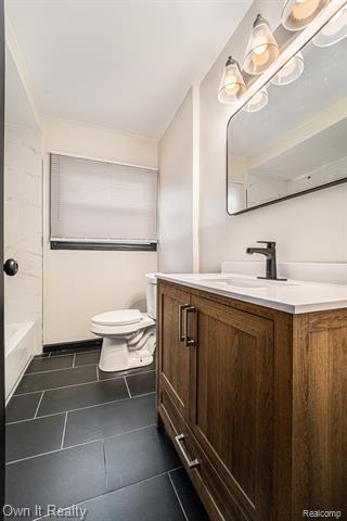 Builiding view eleven for 19147 Redfern, Detroit, MI. 48219