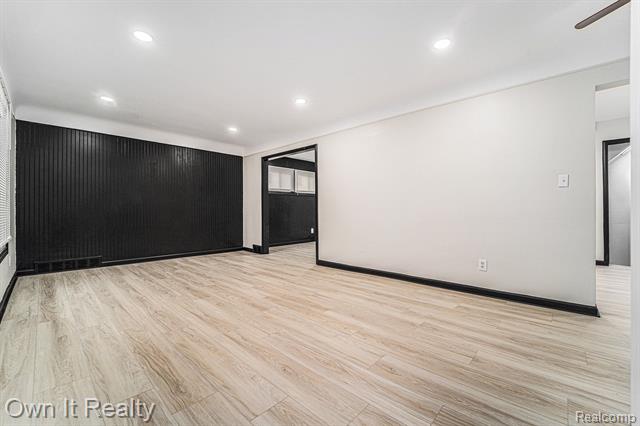 Builiding view five for 19147 Redfern, Detroit, MI. 48219