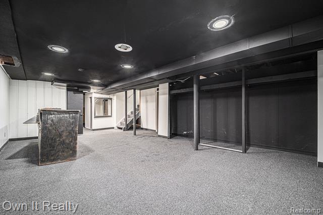 Builiding view nineteen for 19147 Redfern, Detroit, MI. 48219