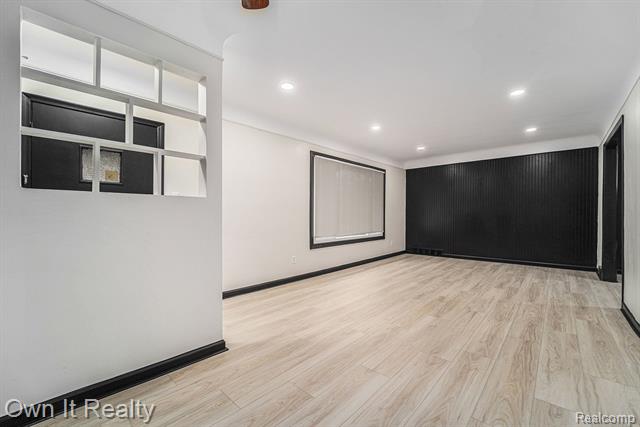 Builiding view six for 19147 Redfern, Detroit, MI. 48219