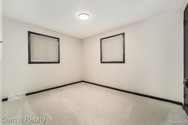 Builiding view sixteen for 19147 Redfern, Detroit, MI. 48219