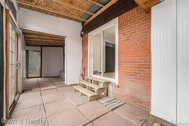 Builiding view twenty one for 19147 Redfern, Detroit, MI. 48219