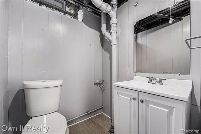 Builiding view twenty for 19147 Redfern, Detroit, MI. 48219