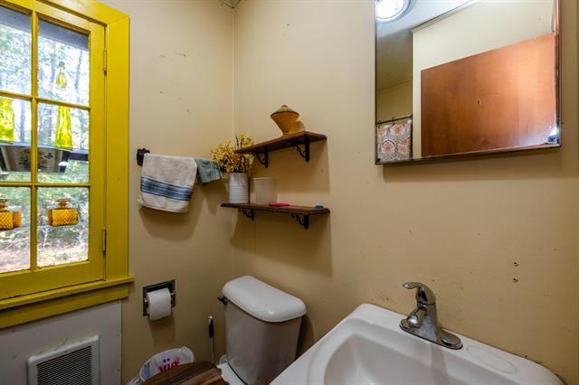 Builiding view twenty for 14370 Lakeshore, Lakeside, MI. 49116