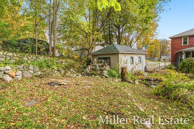 Builiding view thirty one for 303 Colfax, Hastings, MI. 49058