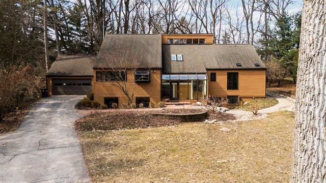 front view for 780 Heather Way, Ann Arbor, Mi. 48104