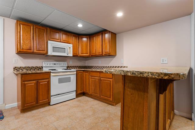 Builiding view fifty one for 3620 Charter, Ann Arbor, MI. 48105