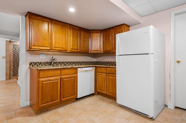 Builiding view fifty three for 3620 Charter, Ann Arbor, MI. 48105