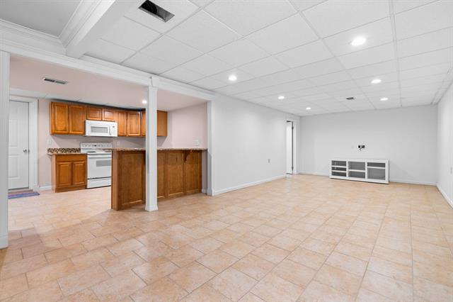 Builiding view fifty for 3620 Charter, Ann Arbor, MI. 48105