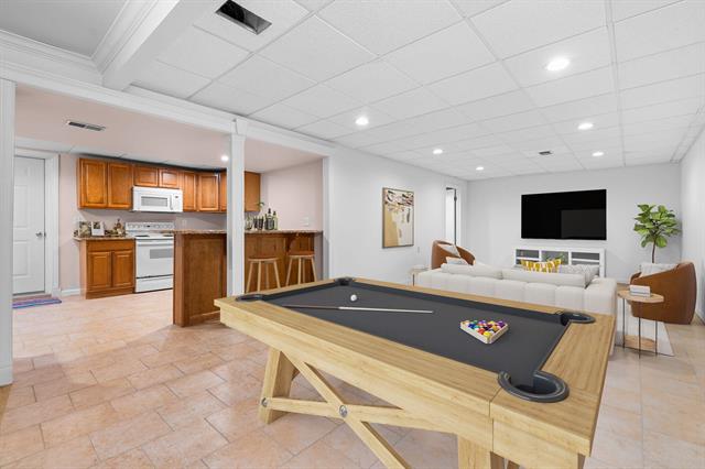 Builiding view forty nine for 3620 Charter, Ann Arbor, MI. 48105