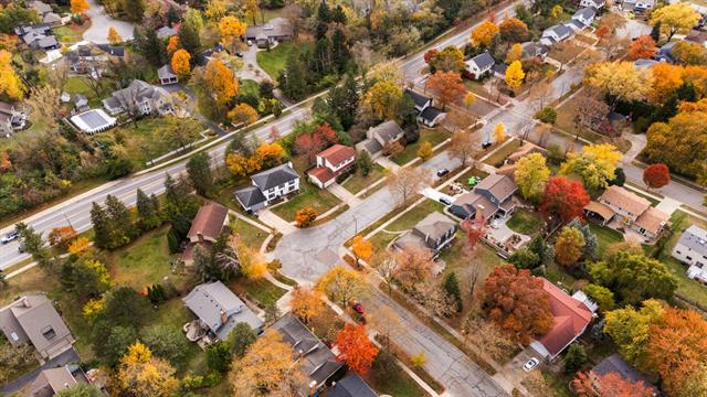 Builiding view seventy one for 3620 Charter, Ann Arbor, MI. 48105