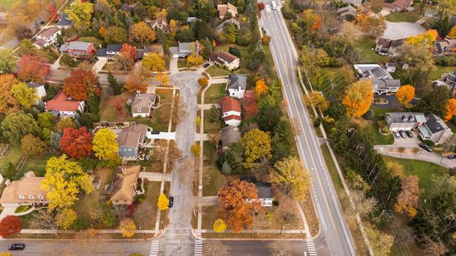 Builiding view seventy two for 3620 Charter, Ann Arbor, MI. 48105